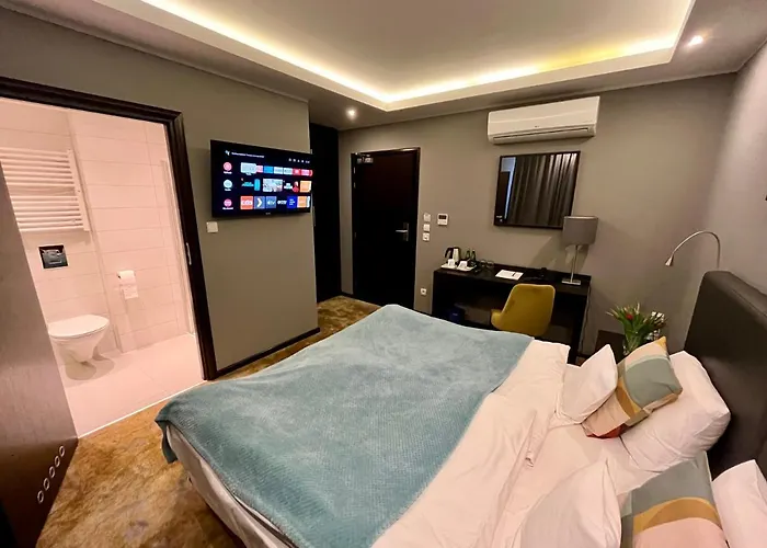 Malta Premium فندق بوزنان